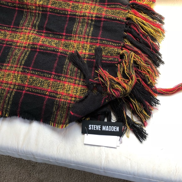 Steve Madden Statement Wrap/Scarf - Picture 5 of 5
